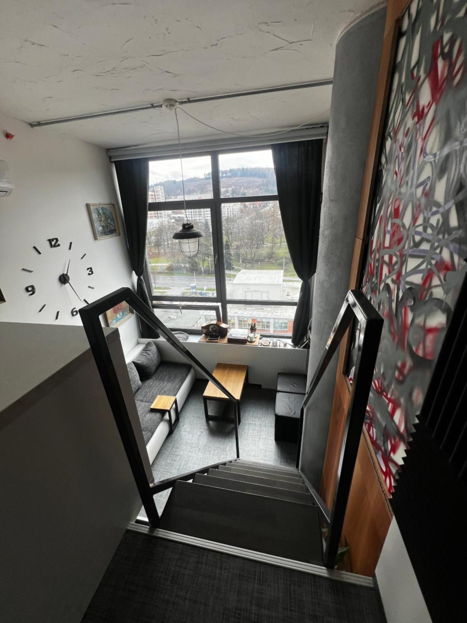 1 Bedroom Loft Apartment Злин Экстерьер фото